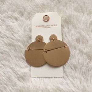 AMERICAN EAGLE statement earrings